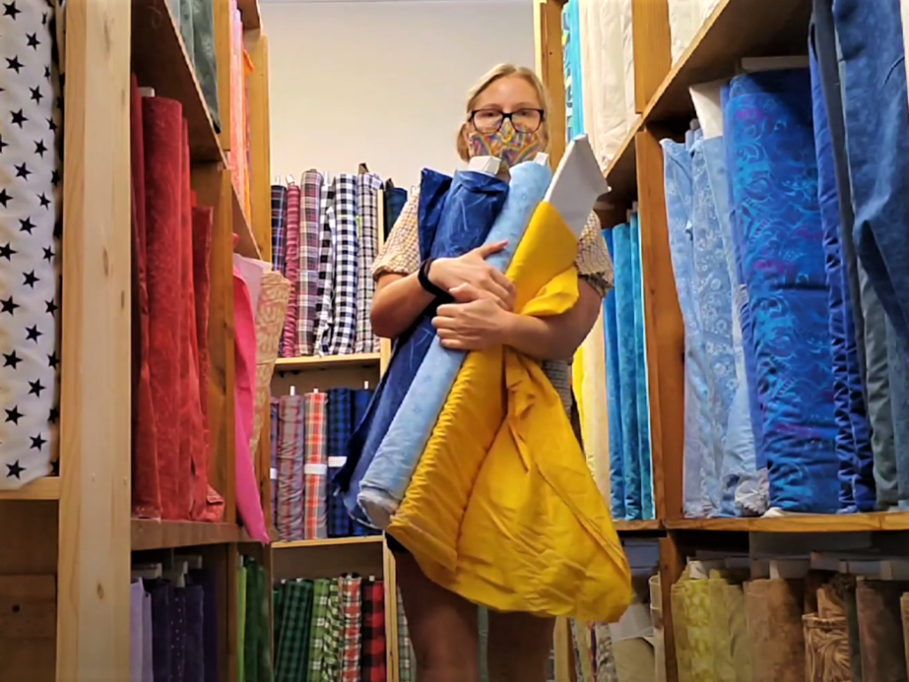 Random Acts staffer Stacie Baldwin shops for colorfulquilt fabrics